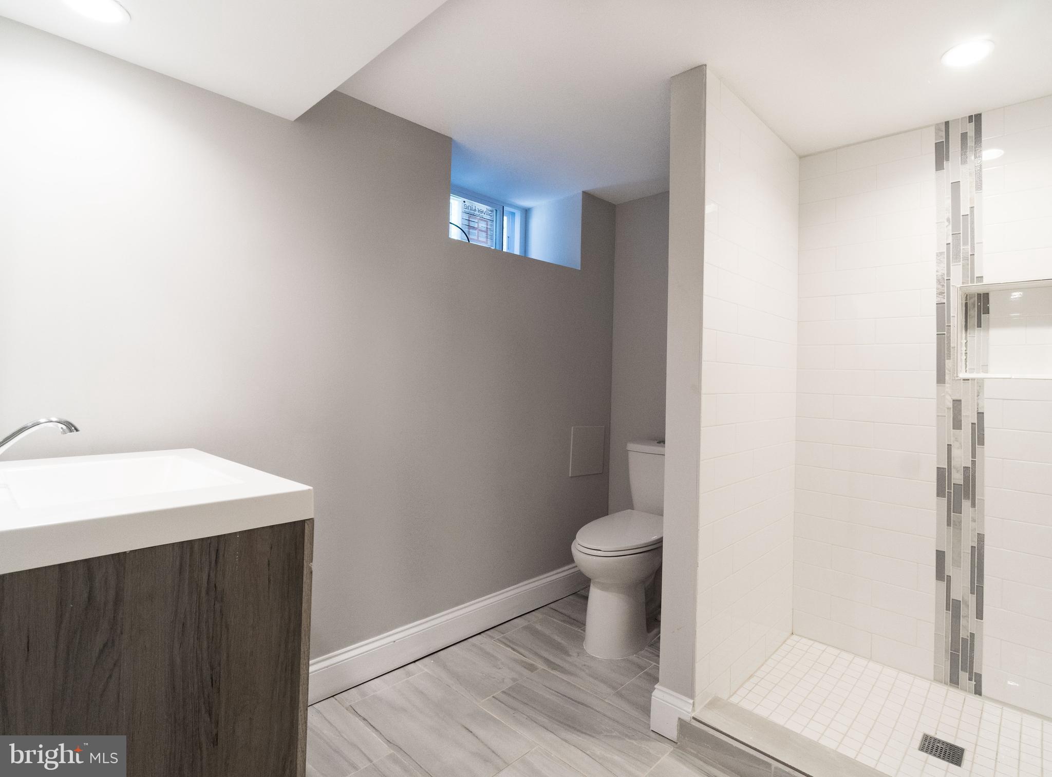 1516 Roundhill Road Baltimore, MD 21218 - Photo 26 of 30 Bath