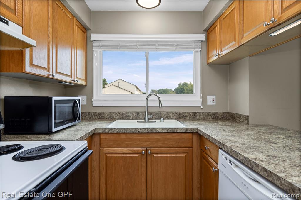 48558 Sugarbush Road Chesterfield, MI 48047 - Photo 13 of 26