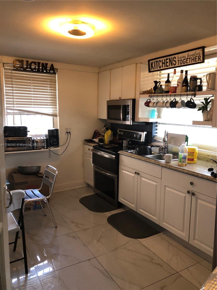 2231 Southwest 57th Court Miami, FL 33155 - Photo 5 of 12