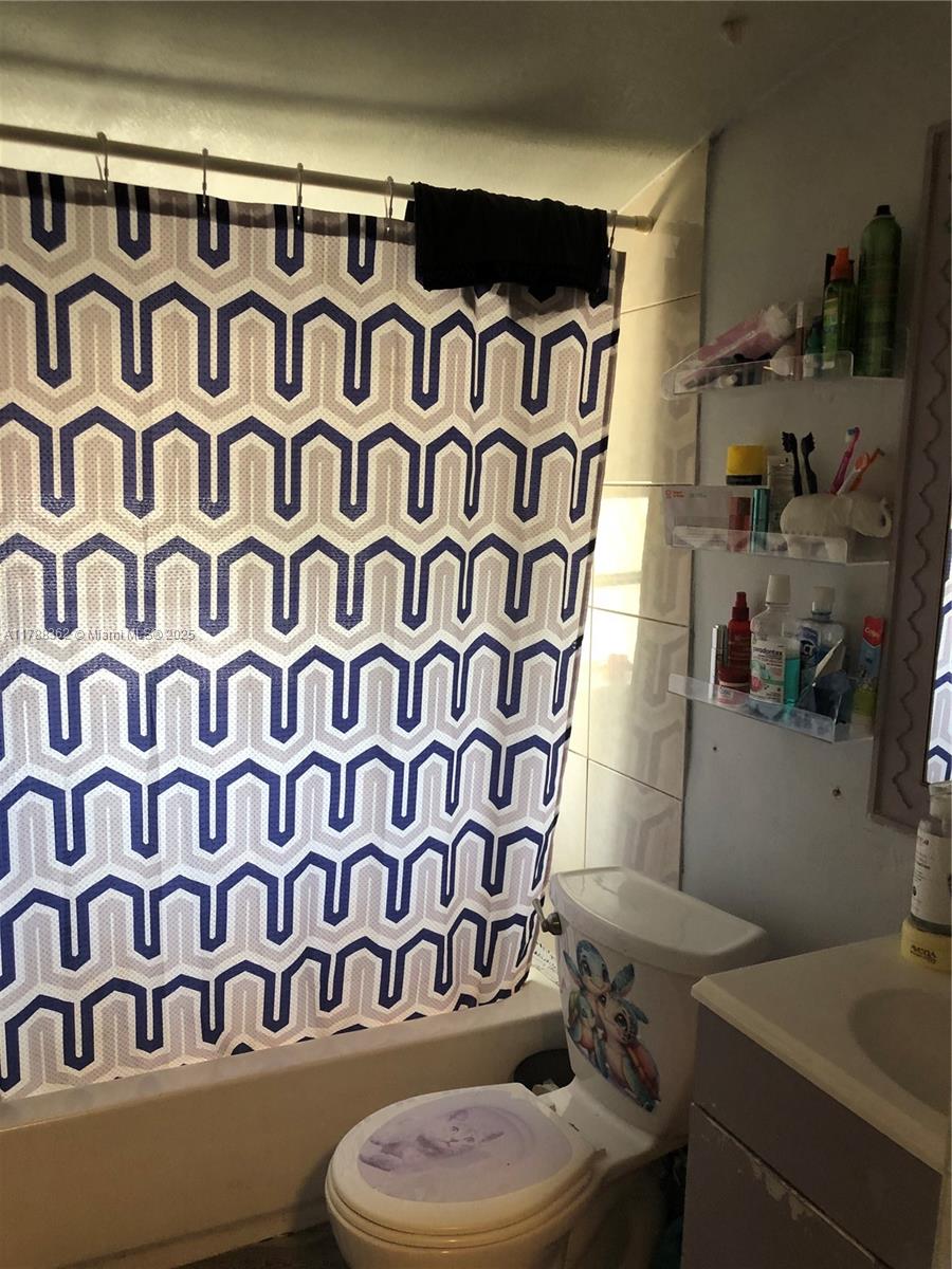 2231 Southwest 57th Court Miami, FL 33155 - Photo 10 of 12