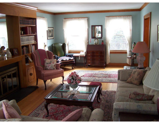26 Pinehurst Road Holyoke, MA 01040 - Photo 11 of 21 Gallery Image 11