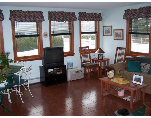 26 Pinehurst Road Holyoke, MA 01040 - Photo 12 of 21 Gallery Image 12