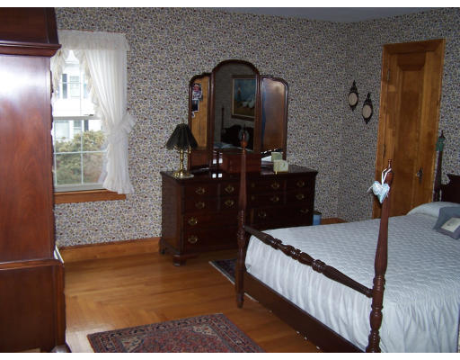 26 Pinehurst Road Holyoke, MA 01040 - Photo 14 of 21 Gallery Image 14