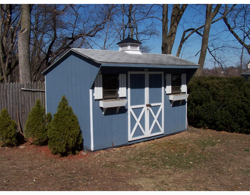26 Pinehurst Road Holyoke, MA 01040 - Photo 20 of 21 Gallery Image 20