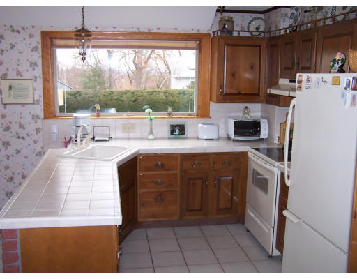 26 Pinehurst Road Holyoke, MA 01040 - Photo 3 of 21 Gallery Image 3