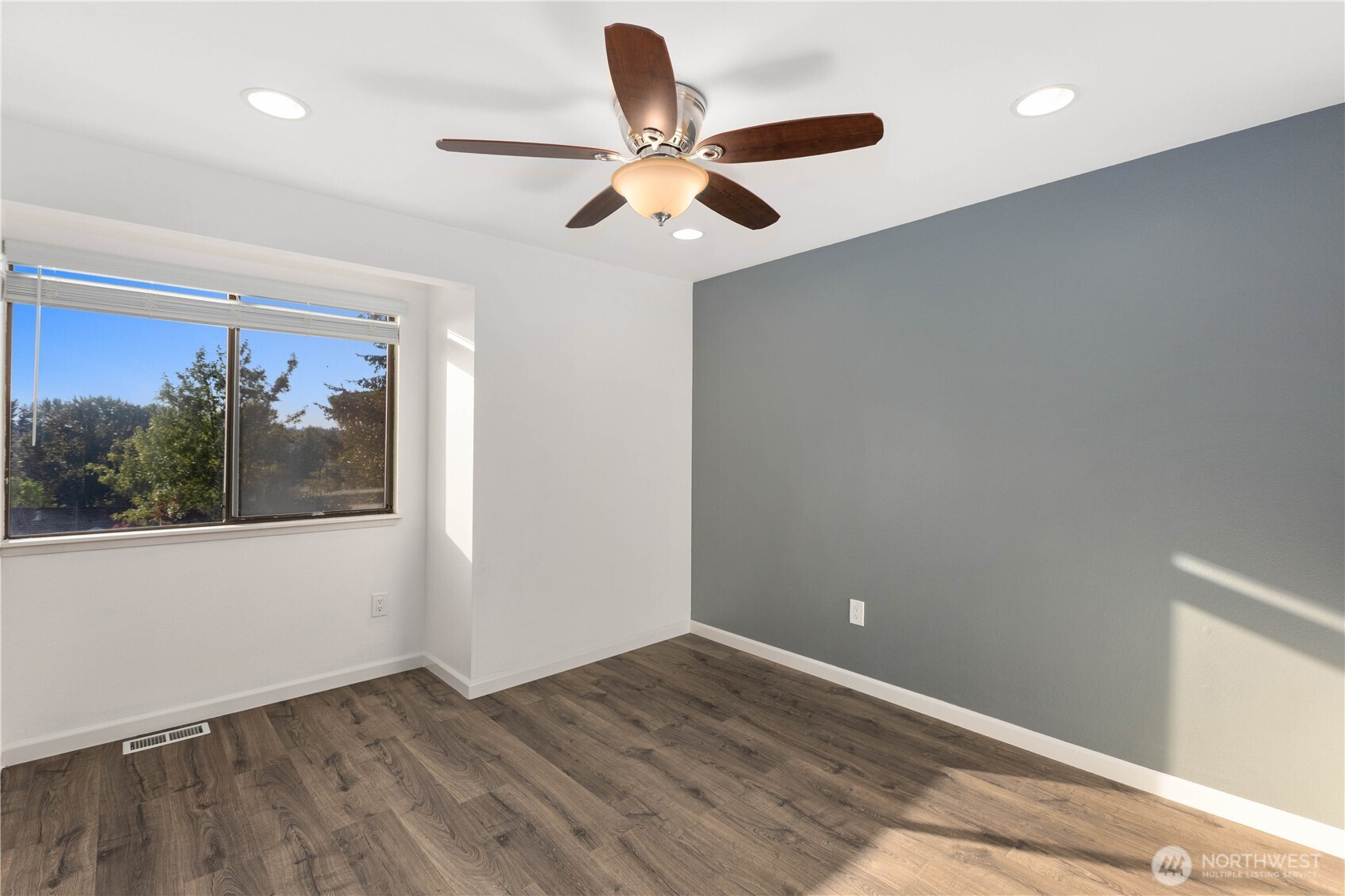 1111 South 27th Place Renton, WA 98055 - Photo 25 of 40