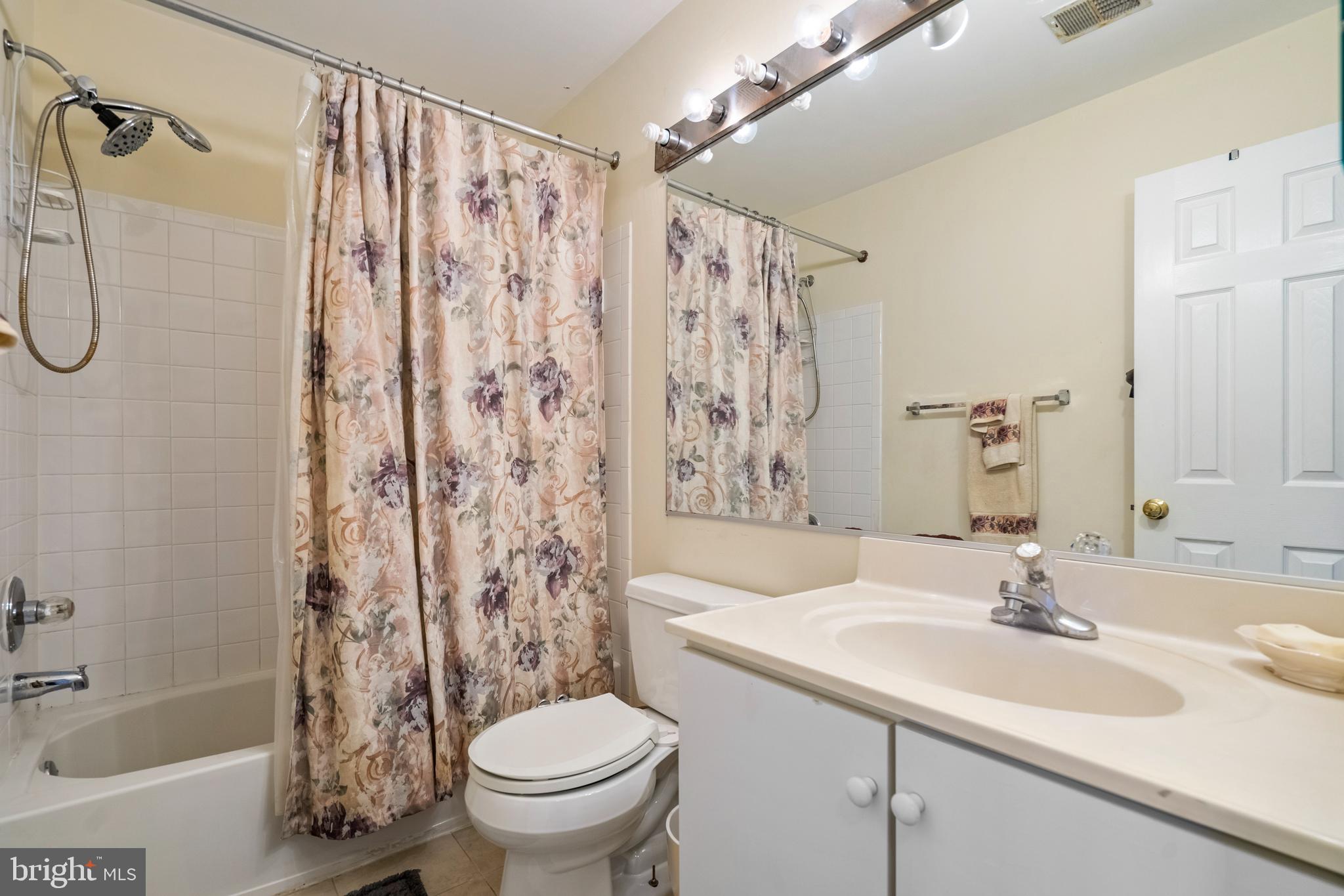 45522 Overmountain Square Sterling, VA 20164 - Photo 14 of 17