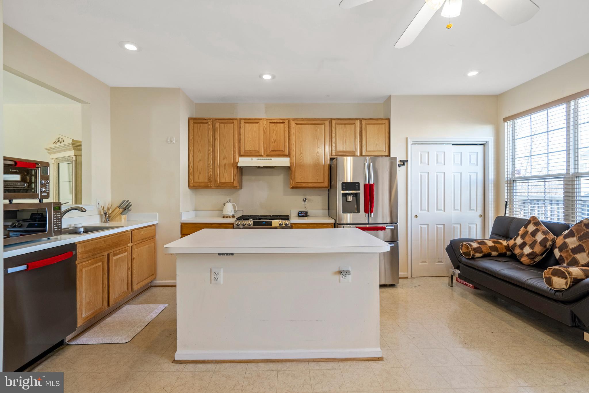 45522 Overmountain Square Sterling, VA 20164 - Photo 6 of 17