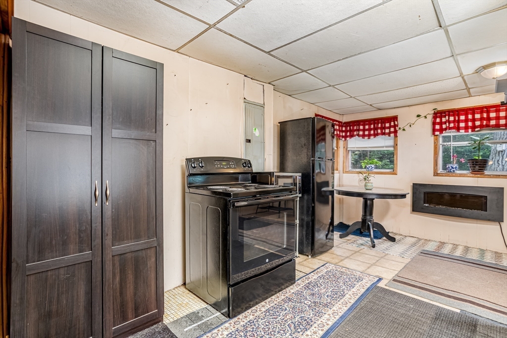 128 North Fitzwilliam Road Royalston, MA 01368 - Photo 8 of 36