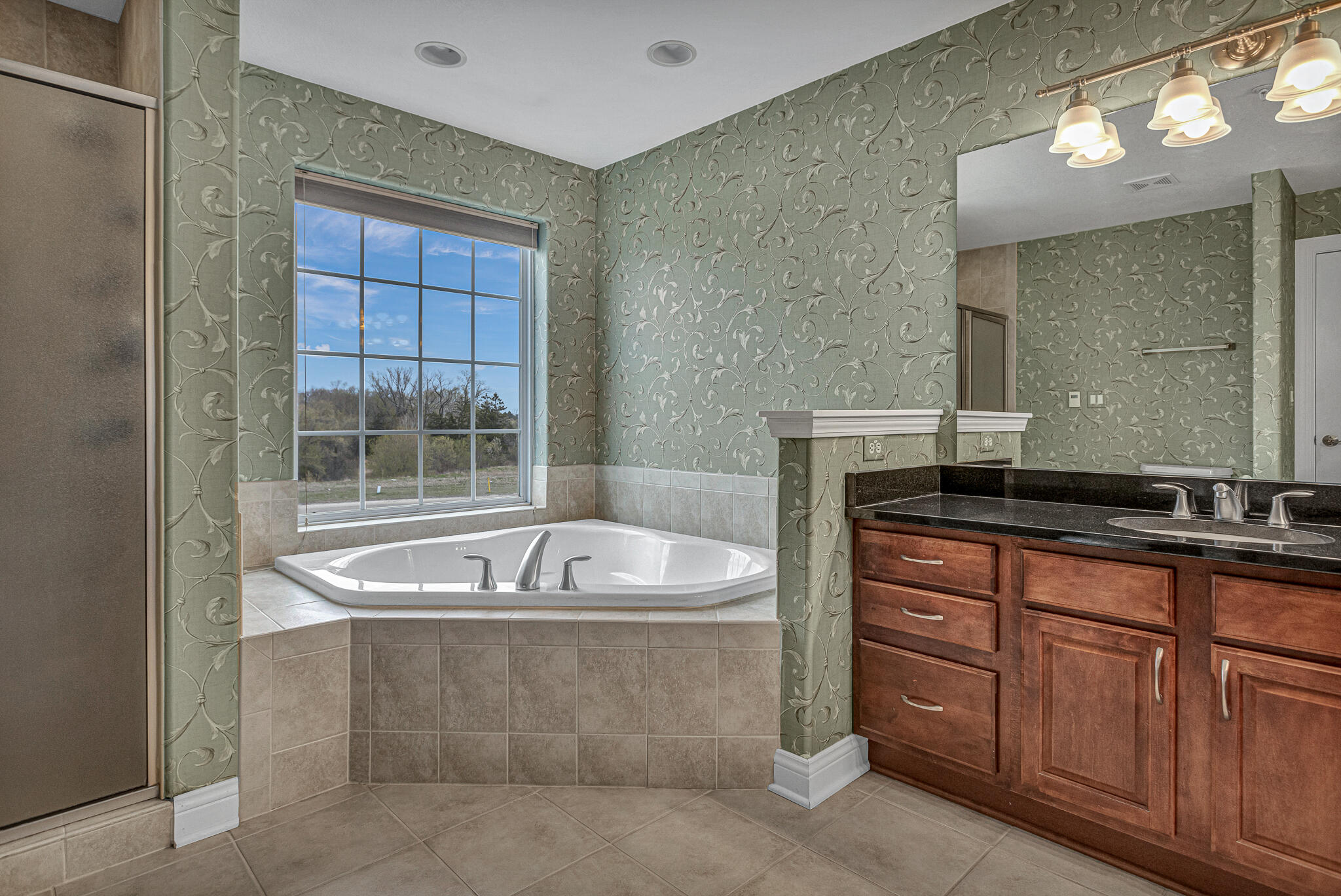 4666 Sagewood Circle, Unit 3 Pleasant Prairie, WI 53158 - Photo 17 of 41 Primary Suite Soaking Tub