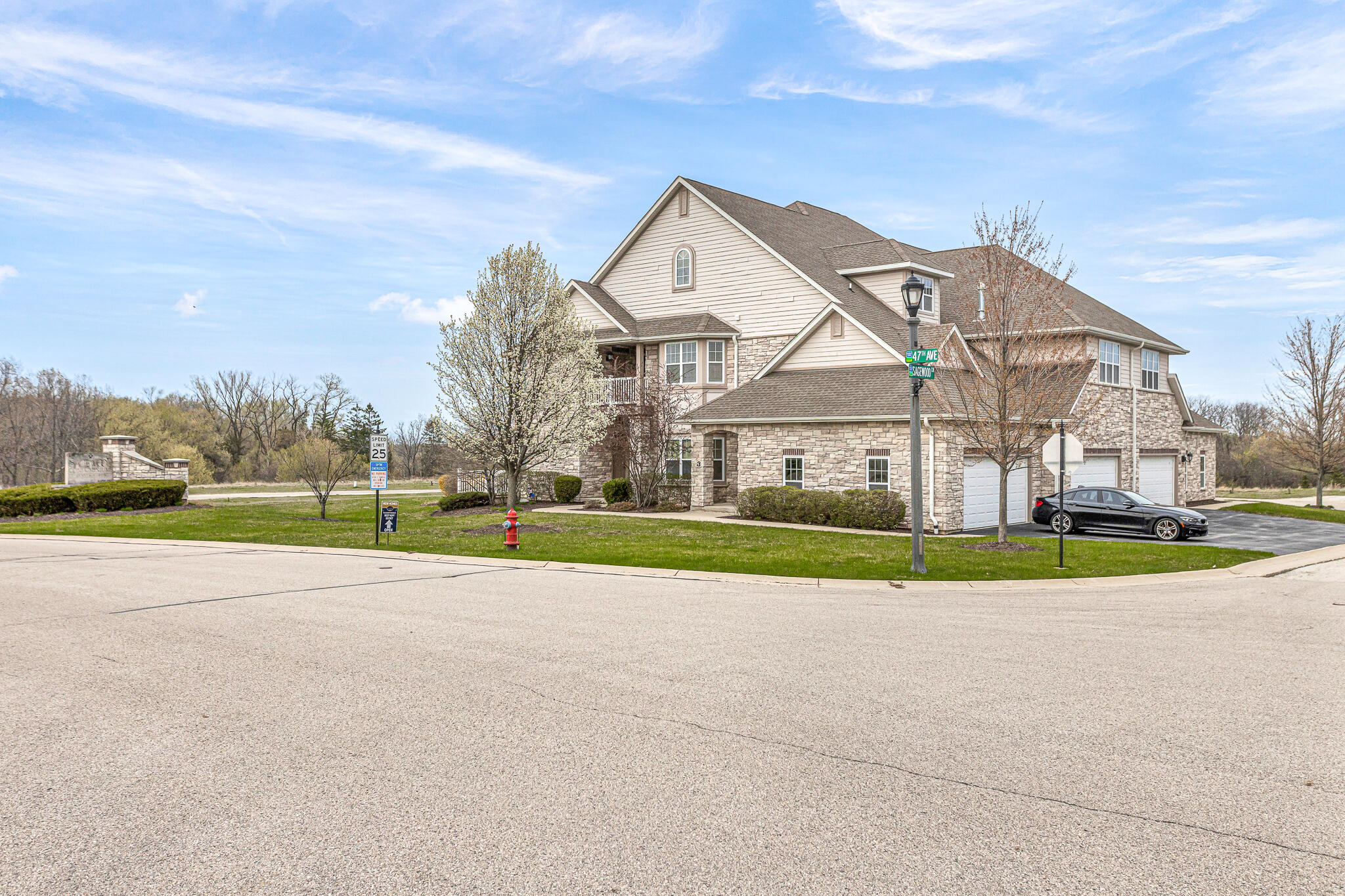 4666 Sagewood Circle, Unit 3 Pleasant Prairie, WI 53158 - Photo 2 of 41 Exterior