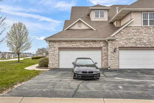 $2,375 | 4666 Sagewood Circle, Unit 3, Pleasant Prairie, WI 53158