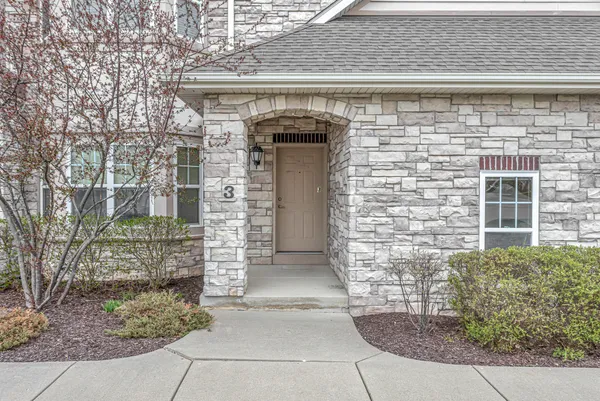 $2,375 | 4666 Sagewood Circle, Unit 3, Pleasant Prairie, WI 53158