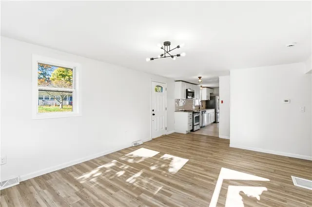 $377,777 | 123 Payton Avenue, Warwick, RI 02889