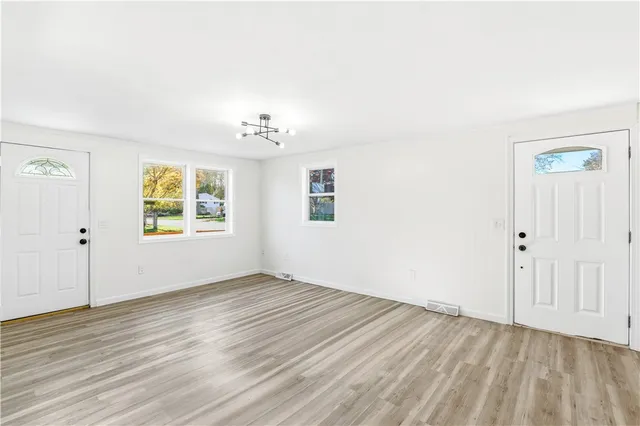 $377,777 | 123 Payton Avenue, Warwick, RI 02889