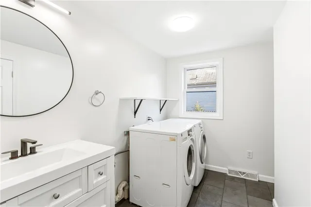 $377,777 | 123 Payton Avenue, Warwick, RI 02889