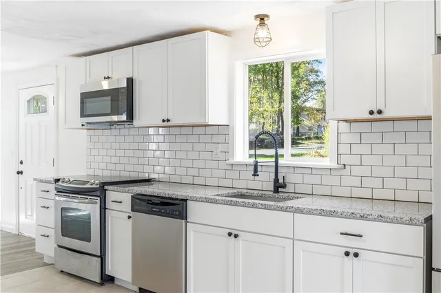 $377,777 | 123 Payton Avenue, Warwick, RI 02889