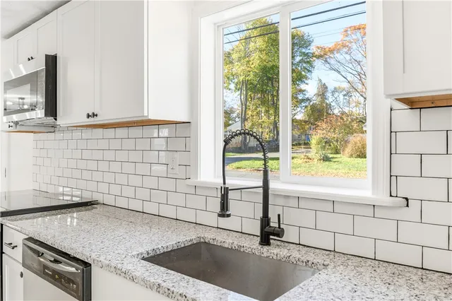 $377,777 | 123 Payton Avenue, Warwick, RI 02889