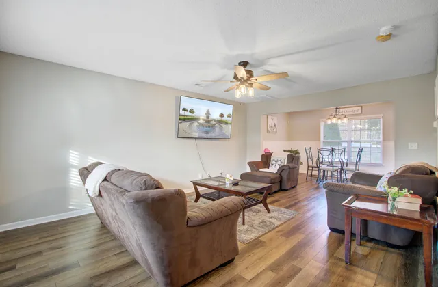 $325,000 | 230 Lindy Creek Road, Goose Creek, SC 29445