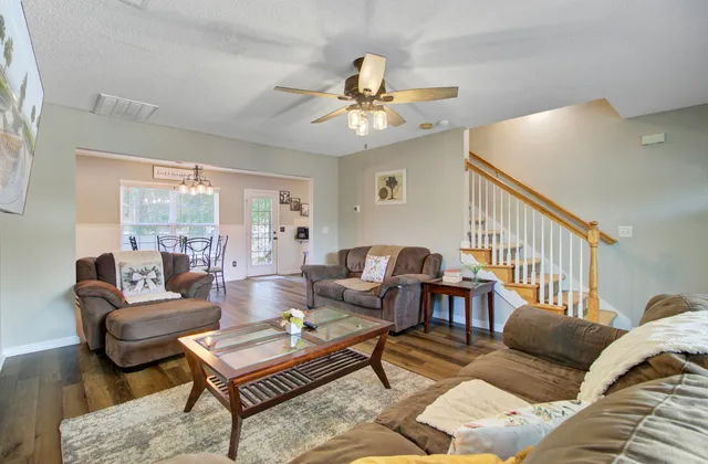 $325,000 | 230 Lindy Creek Road, Goose Creek, SC 29445