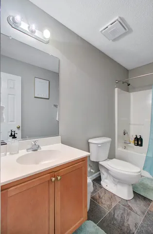 $325,000 | 230 Lindy Creek Road, Goose Creek, SC 29445