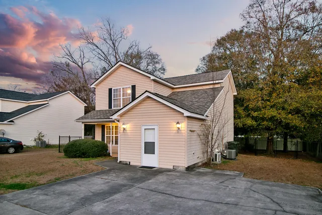 $325,000 | 230 Lindy Creek Road, Goose Creek, SC 29445