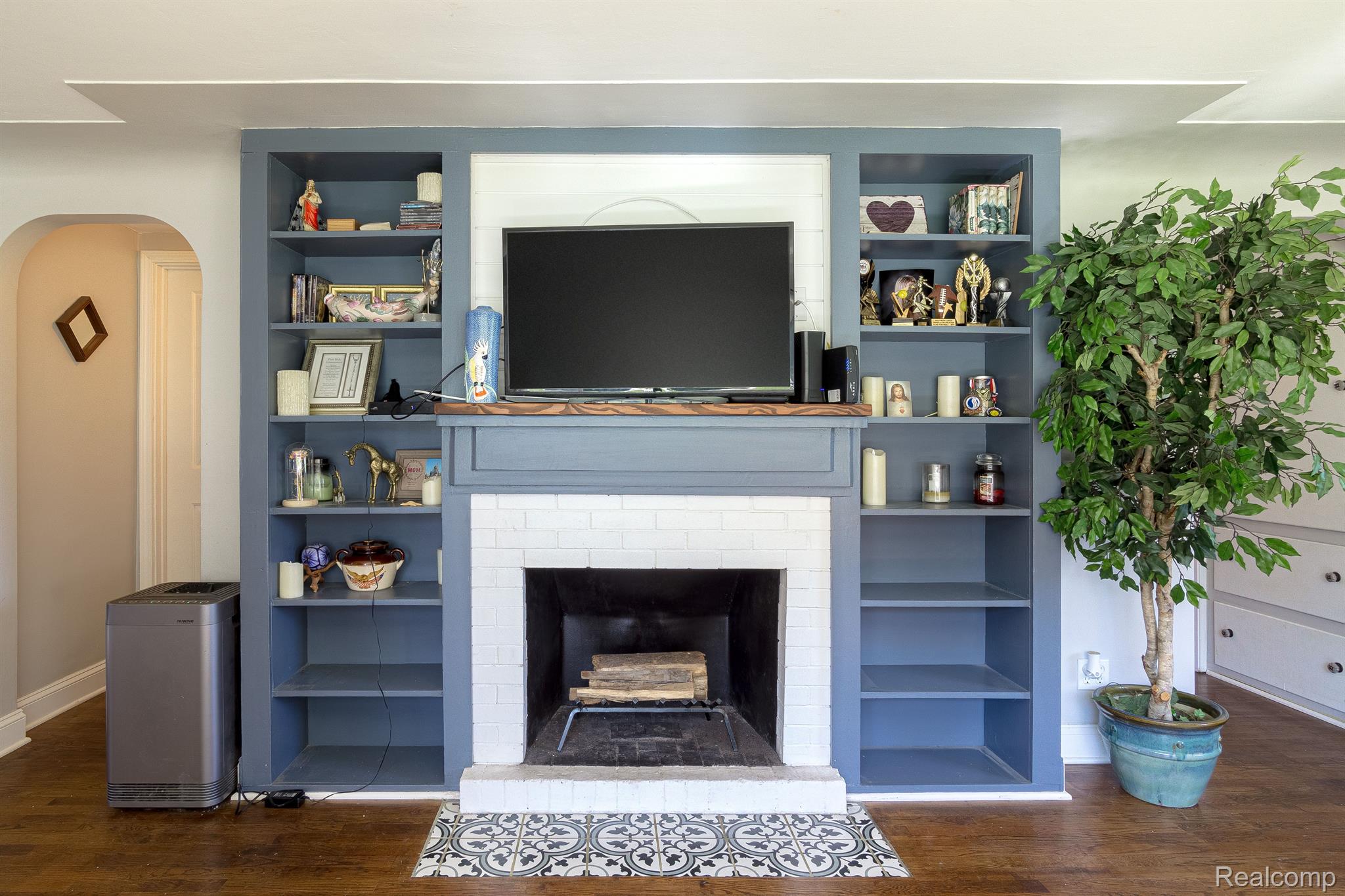 Fireplace with built ins