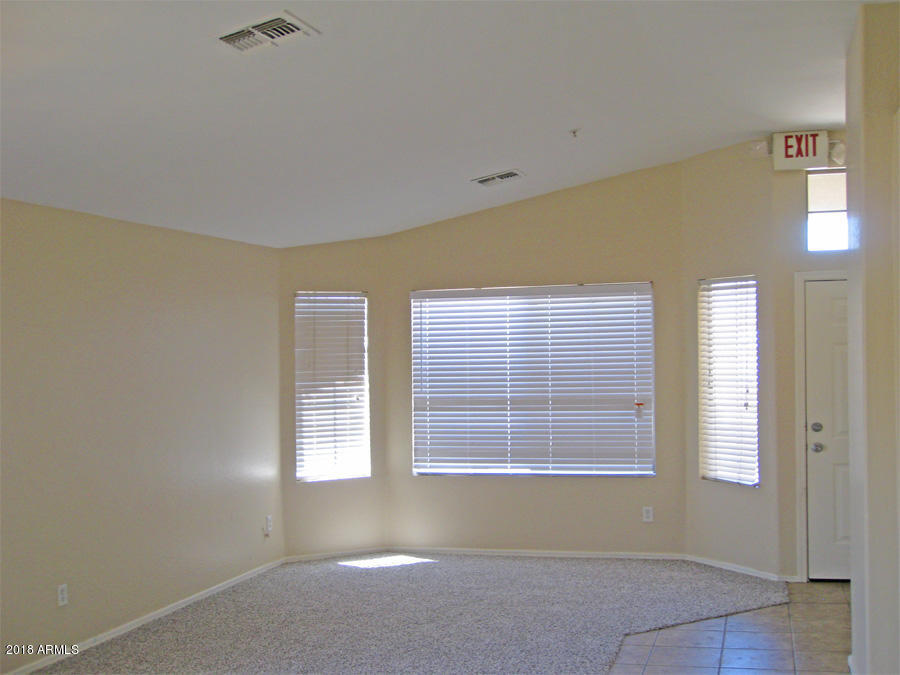 408 West Beverly Road Phoenix, AZ 85041 - Photo 3 of 9 3 entrance-living area