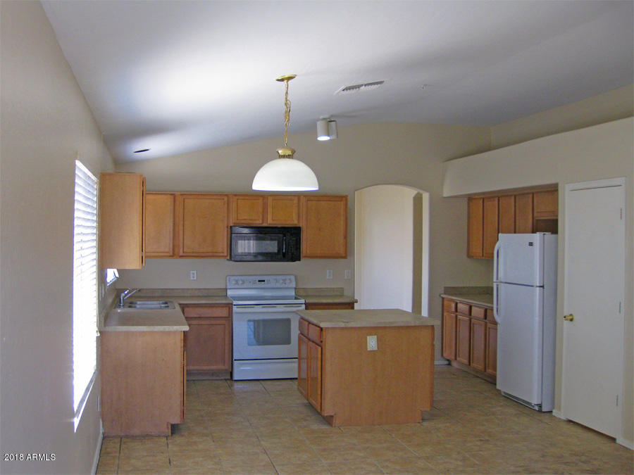 408 West Beverly Road Phoenix, AZ 85041 - Photo 6 of 9 6 kitchen1