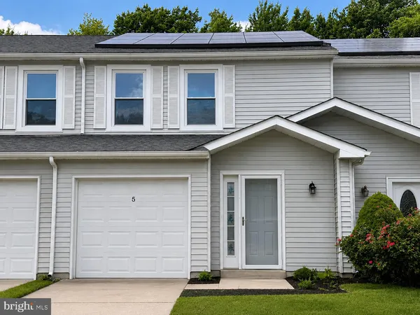 $2,500 | 5 Society Court, Burlington, NJ 08016