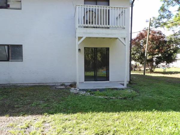 a view of a bird bath