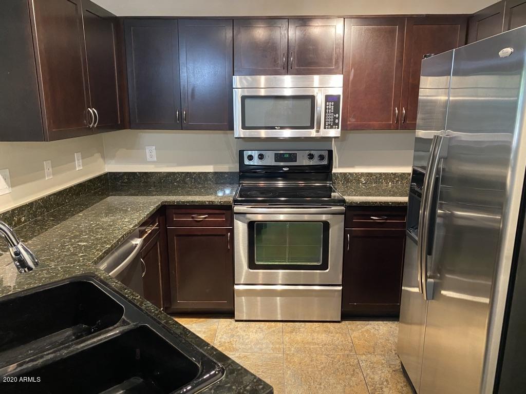 1920 East Bell Road, Unit 1040 Phoenix, AZ 85022 - Photo 1 of 18 Kitchen