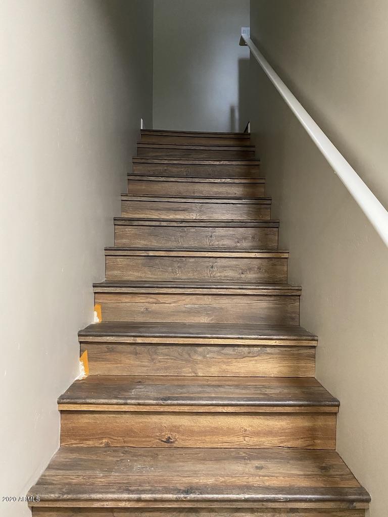 1920 East Bell Road, Unit 1040 Phoenix, AZ 85022 - Photo 8 of 18 Stairs