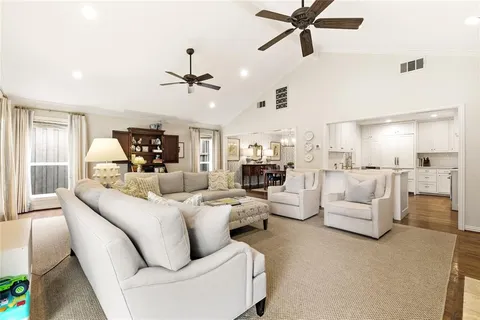$1,475,000 | 8115 Chadbourne Road, Dallas, TX 75209