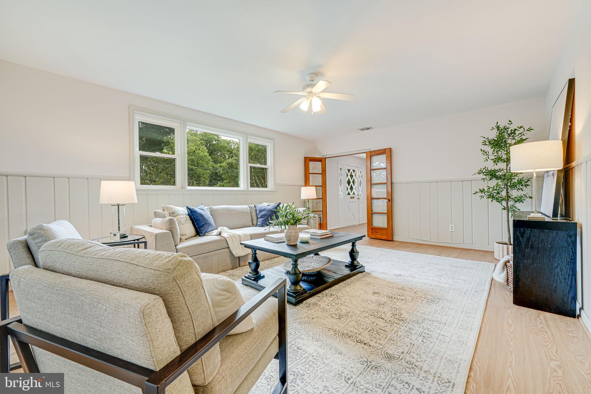 2566 Military Road Arlington, VA 22207 - Photo 11 of 38 First Level Living Room