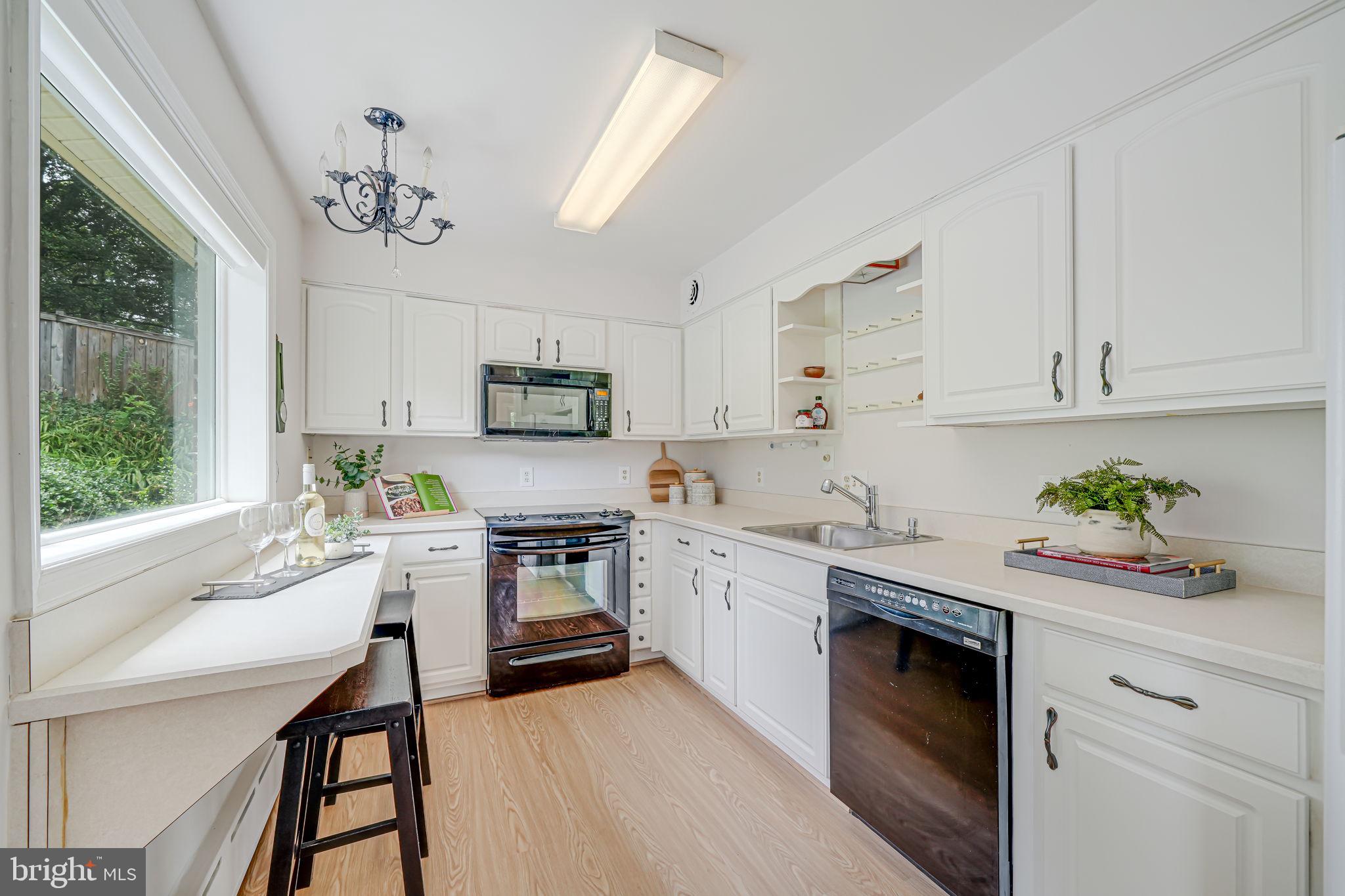 2566 Military Road Arlington, VA 22207 - Photo 19 of 38 Kitchen