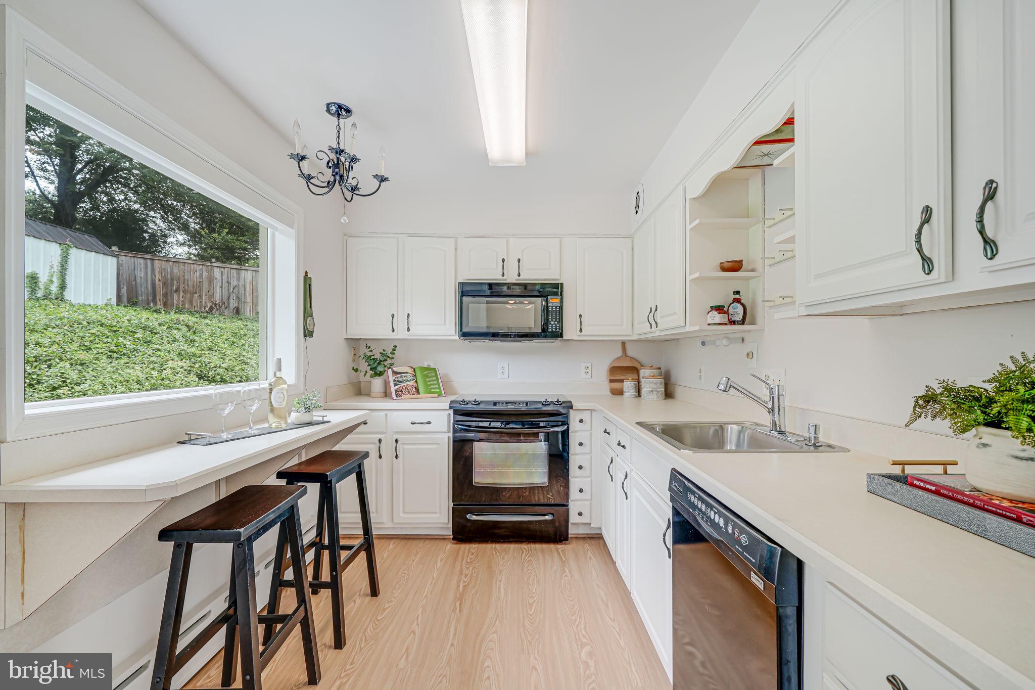 2566 Military Road Arlington, VA 22207 - Photo 20 of 38 Kitchen