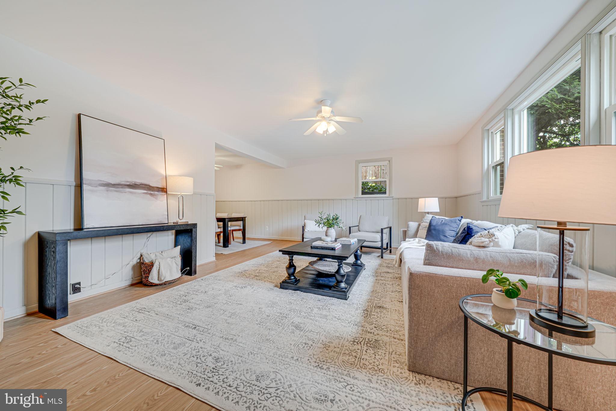 2566 Military Road Arlington, VA 22207 - Photo 8 of 38 First Level Living Room