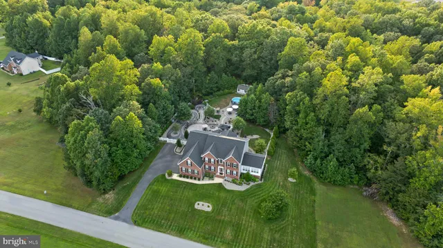 $1,150,000 | 6865 Crockett Court, Hughesville, MD 20637