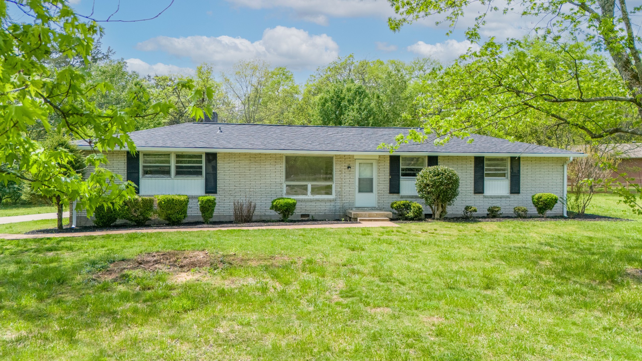 211 Edgebrook Road Goodlettsville, TN 37072 - Photo 1 of 38 Gallery Image 1
