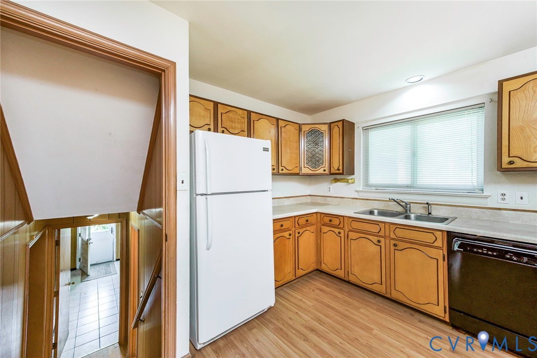 2402 Landon Road Henrico, VA 23294 - Photo 12 of 38