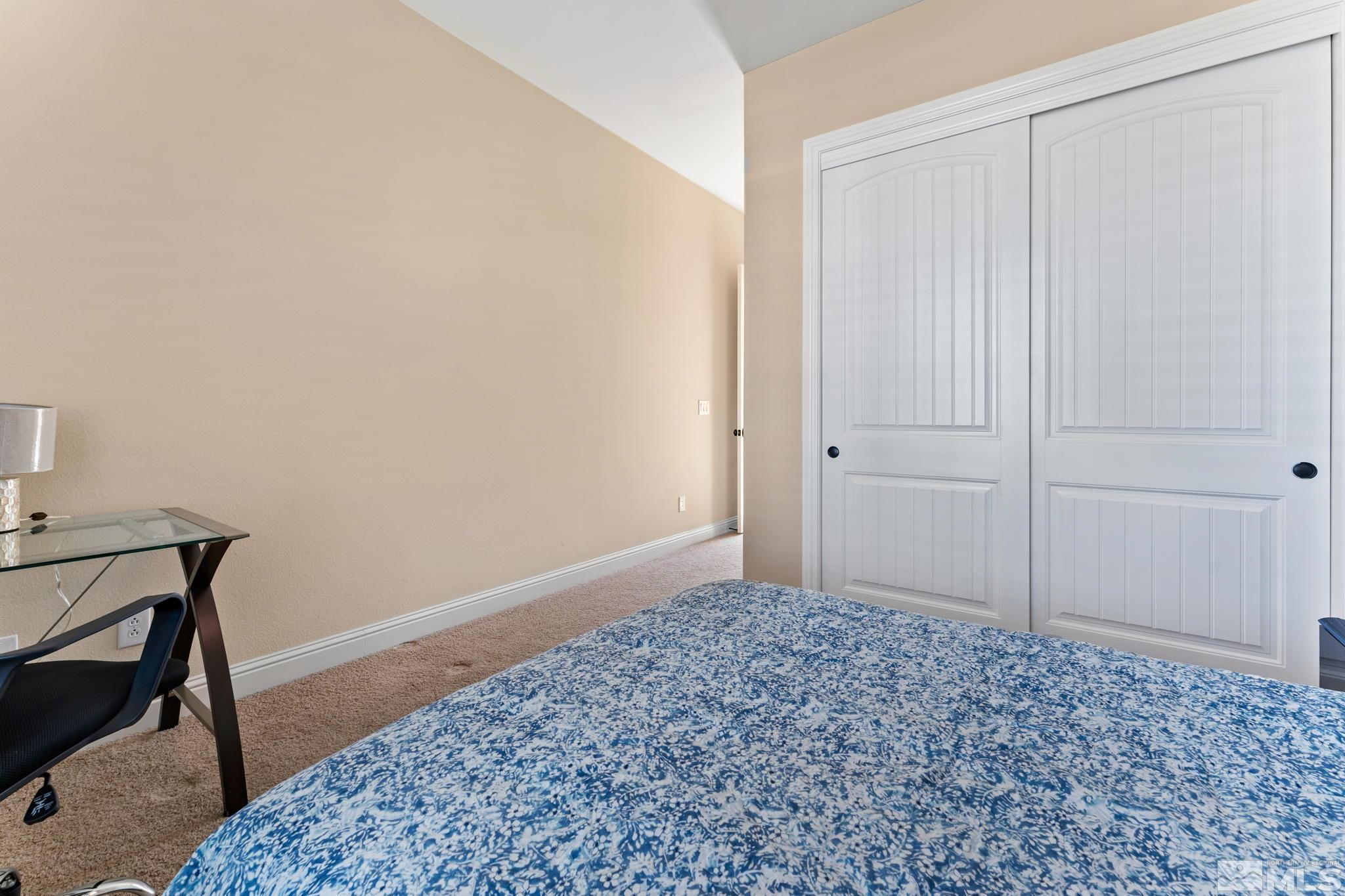13395 Damonte View Lane Reno, NV 89511 - Photo 33 of 40 a view of a livingroom with a bench