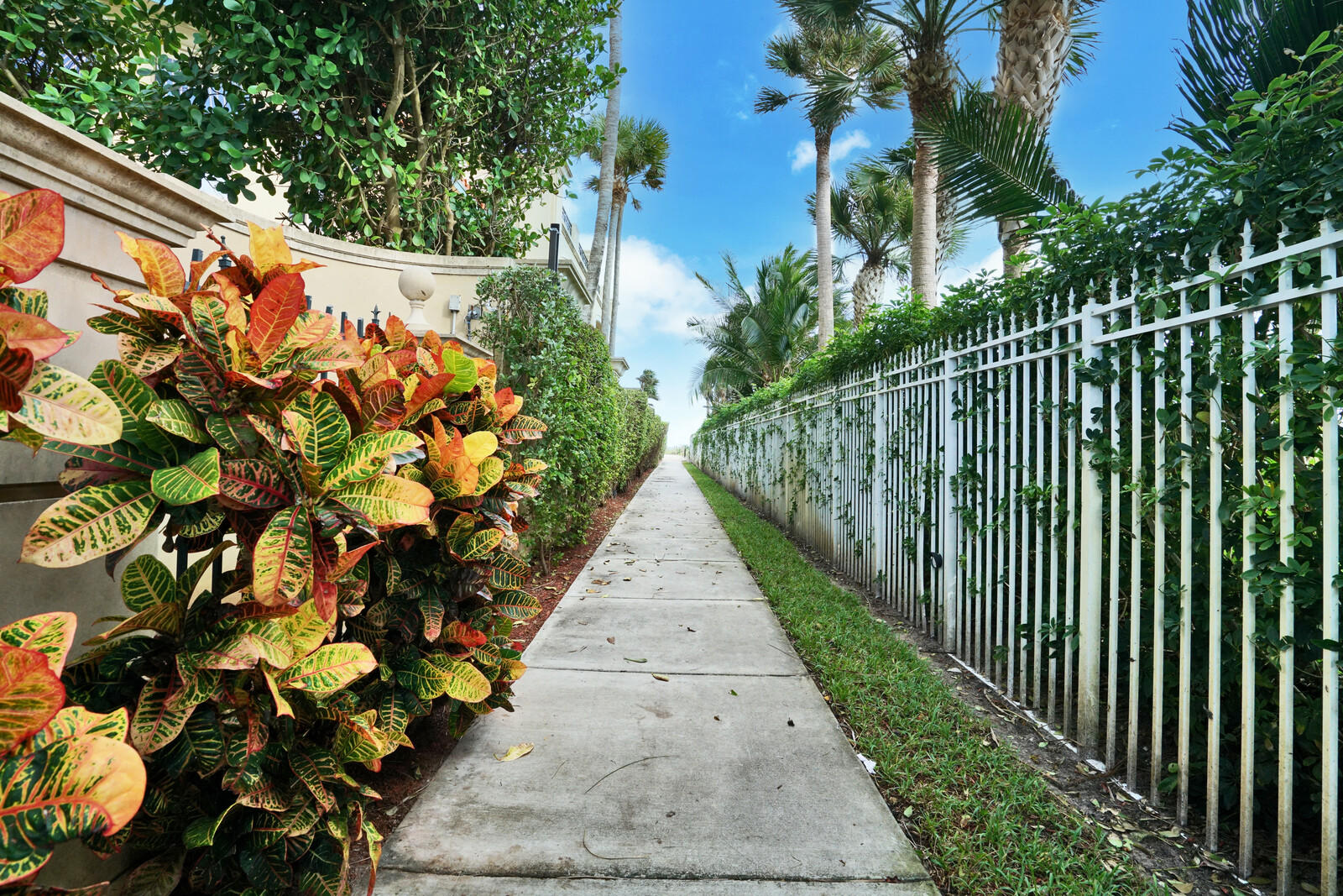 2561 South Ocean Boulevard, Unit 3 Boca Raton, FL 33432 - Photo 34 of 47 Beach Access