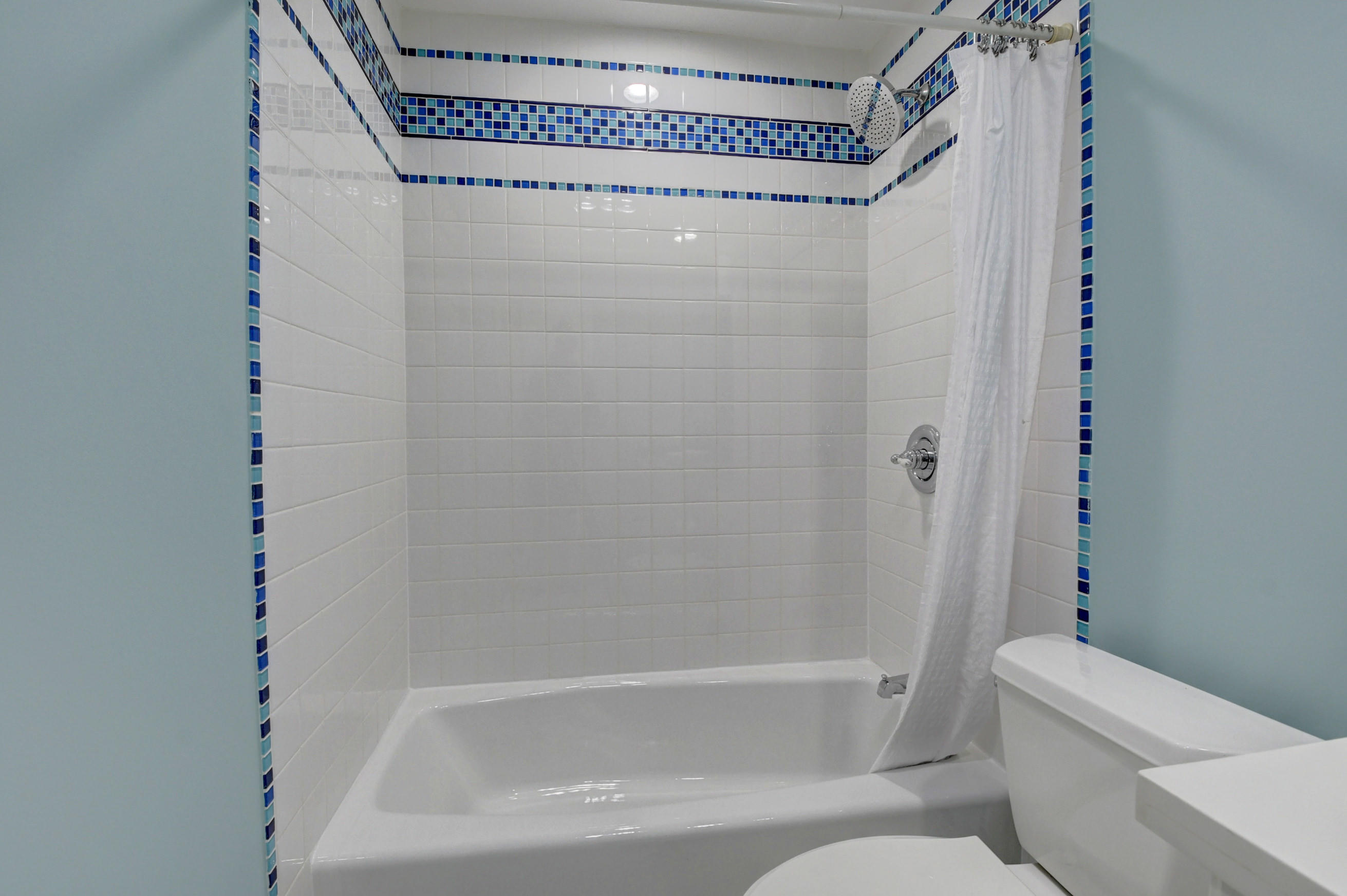 2561 South Ocean Boulevard, Unit 3 Boca Raton, FL 33432 - Photo 9 of 47 Guest Bathroom 2