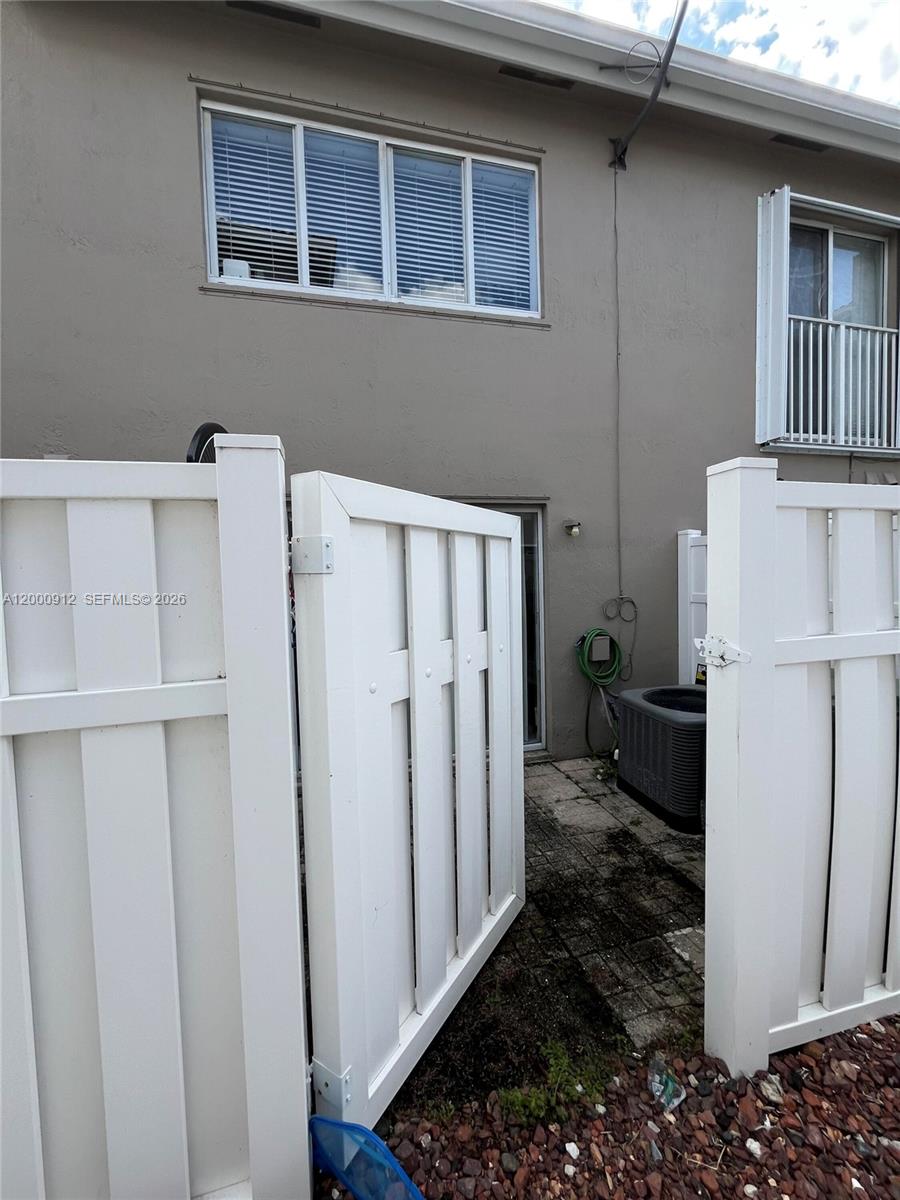 171 Riviera Circle, Unit 61 Weston, FL 33326 - Photo 25 of 27