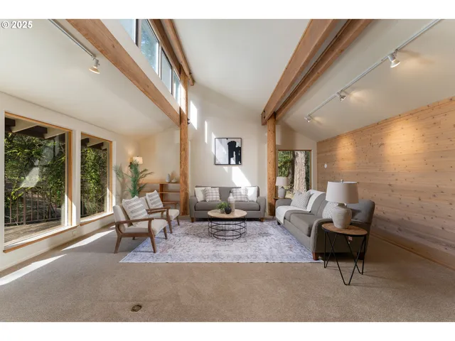 $1,575,000 | 19855 Northeast Trunk Road, Dundee, OR 97115