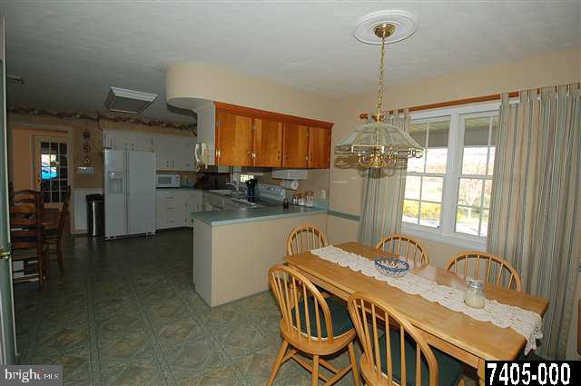 2427 Pine Tree Road Spring Grove, PA 17362 - Photo 6 of 16 Gallery Image 6