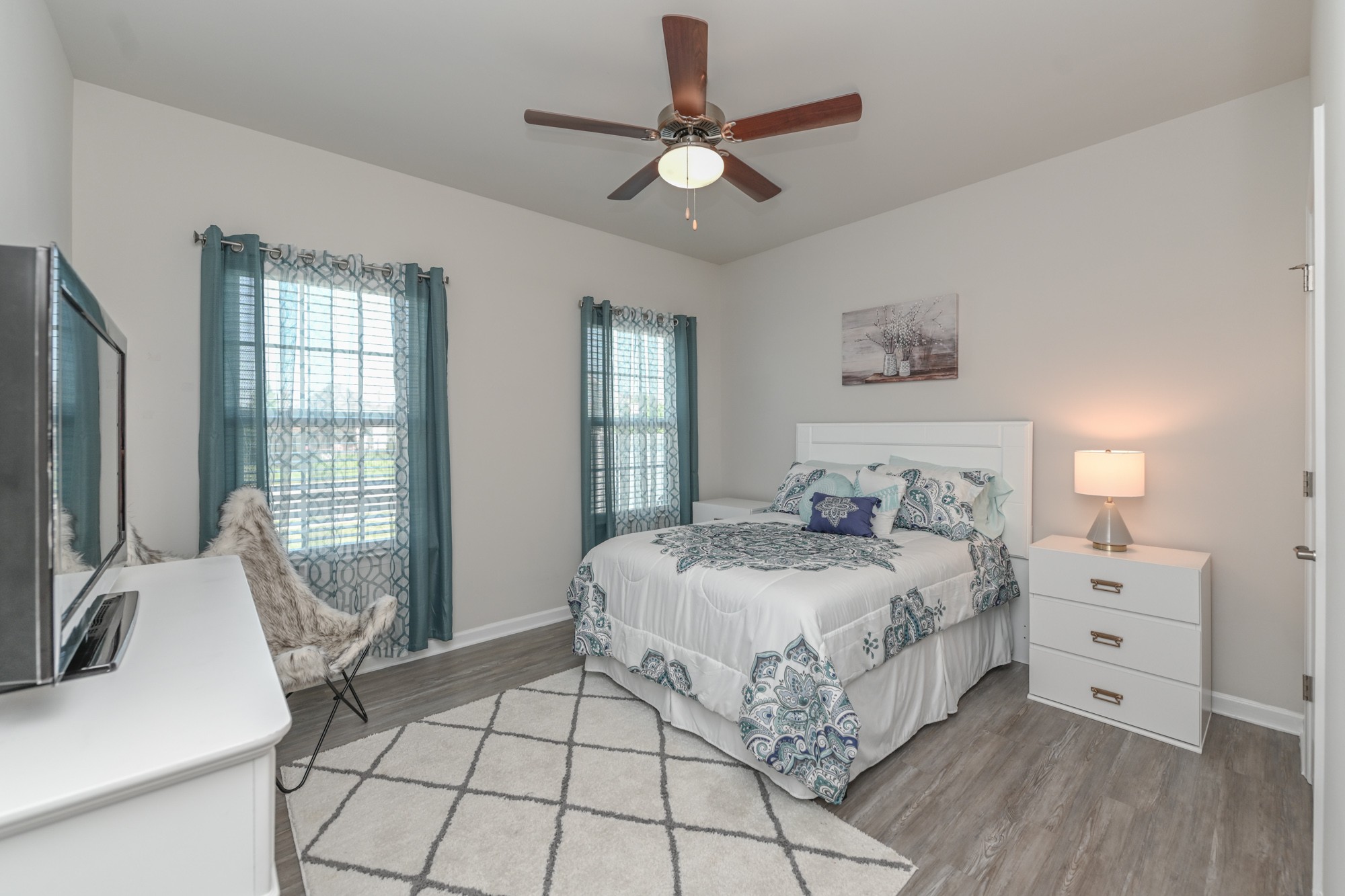 2907 Kellner Drive Murfreesboro, TN 37128 - Photo 23 of 33 a bedroom with a bed and a large window