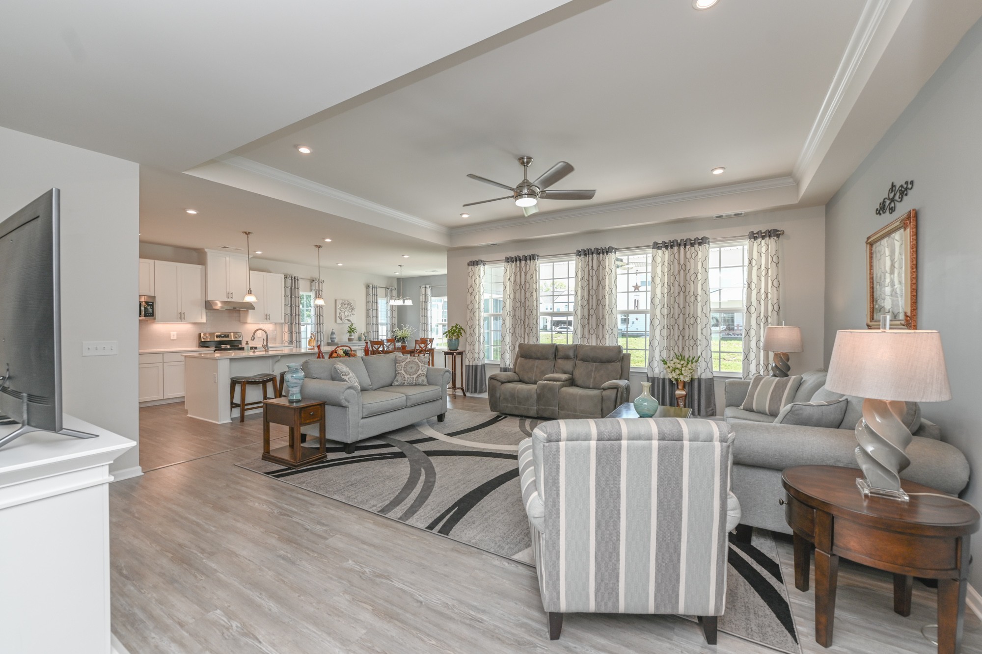 2907 Kellner Drive Murfreesboro, TN 37128 - Photo 4 of 33 a living room with furniture and a large window