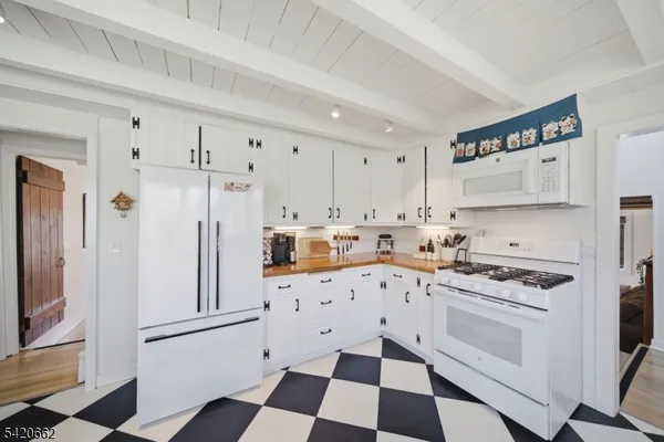 $900,000 | 109 Taylortown Road, Montville, NJ 07005